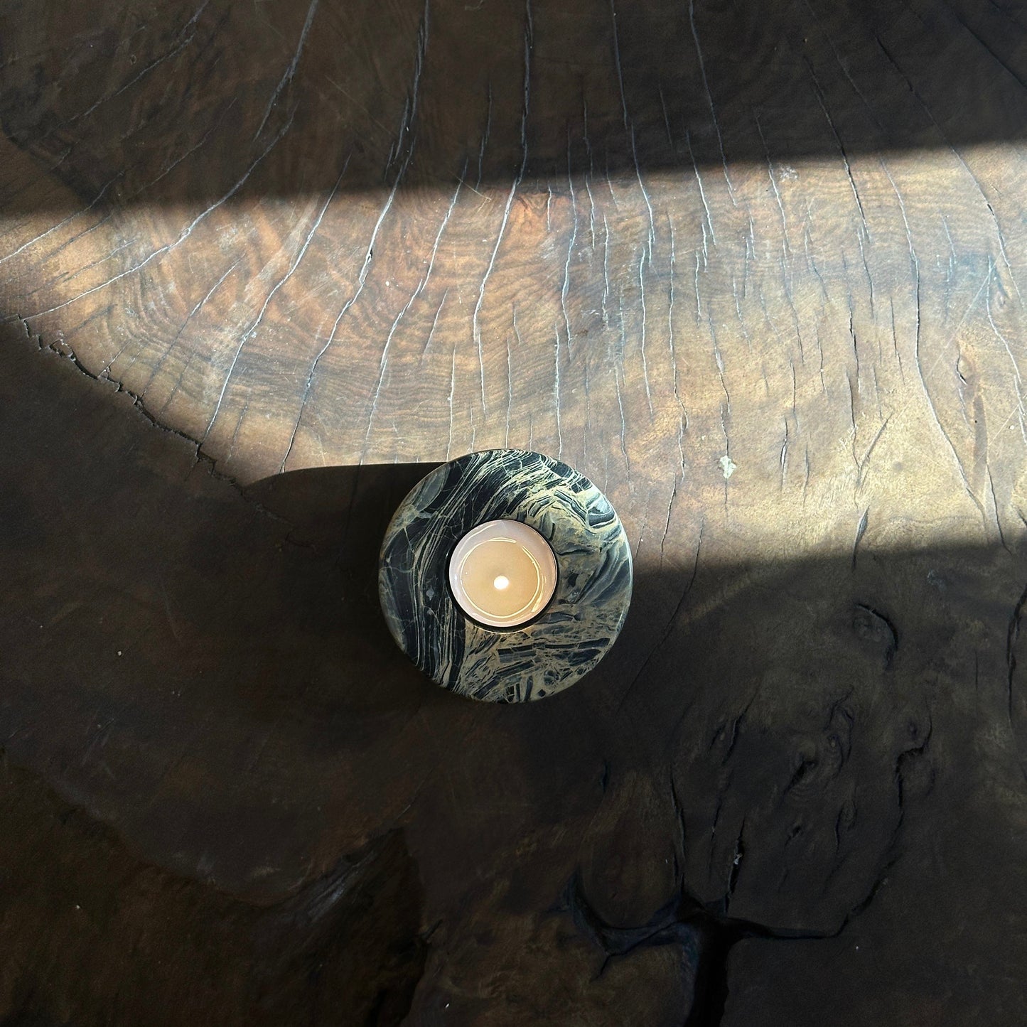 Nero Picasso Candle Holder