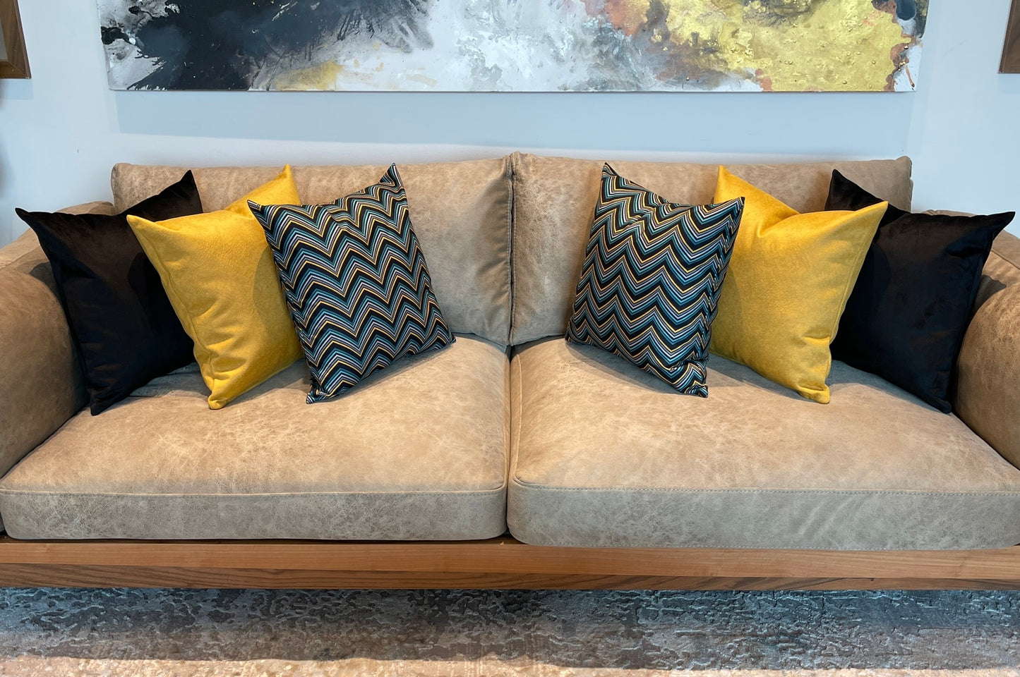  Cushion 16-052