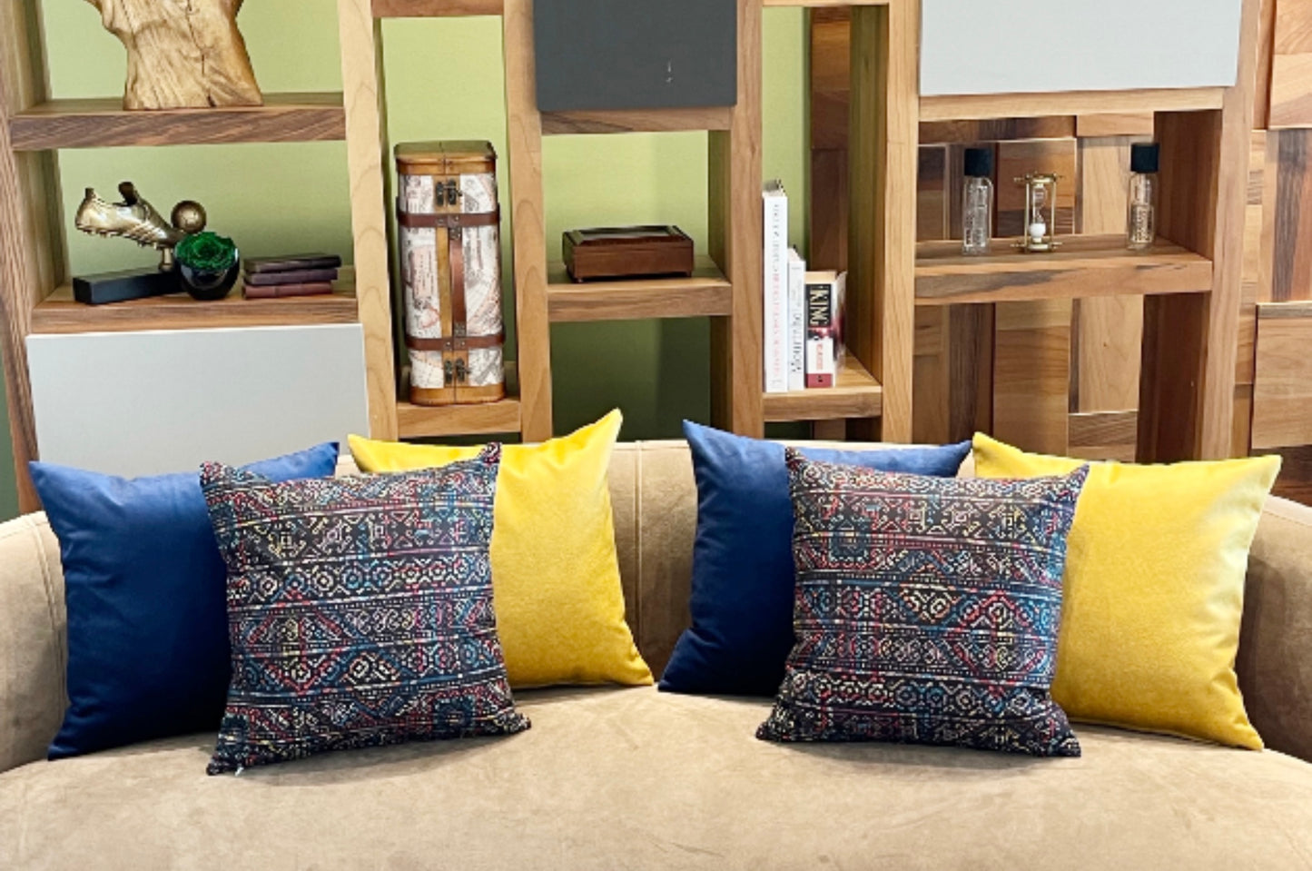  Cushion 16-075