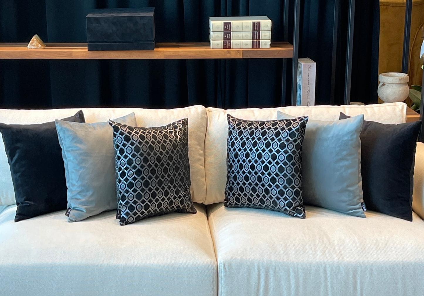  Cushion 16-137