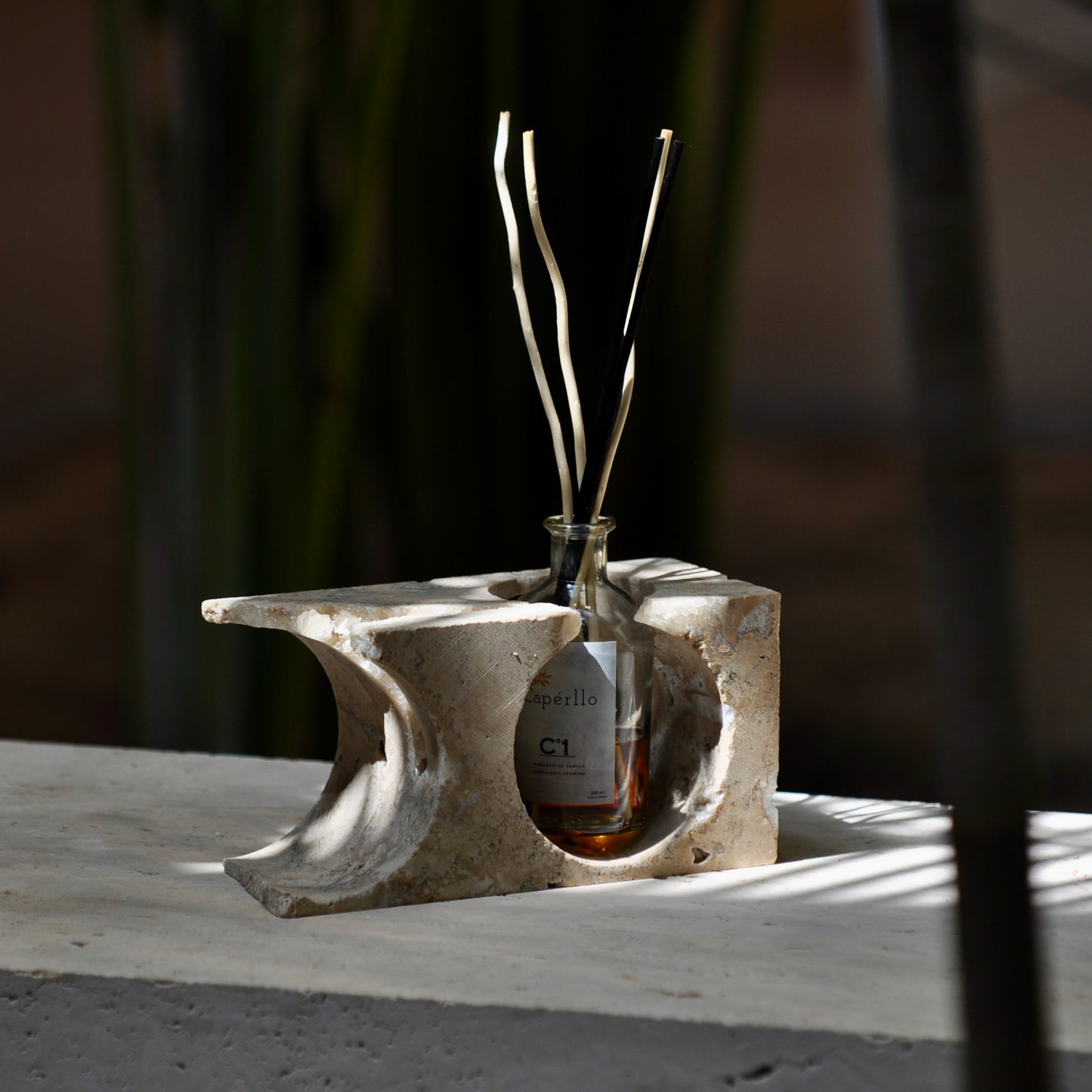 Diffuser Stand