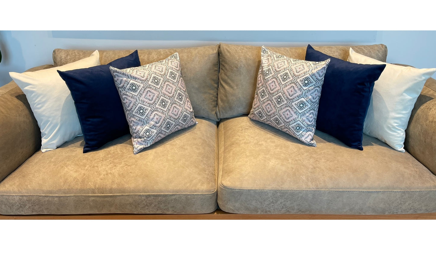 ‎ Cushion  16-062