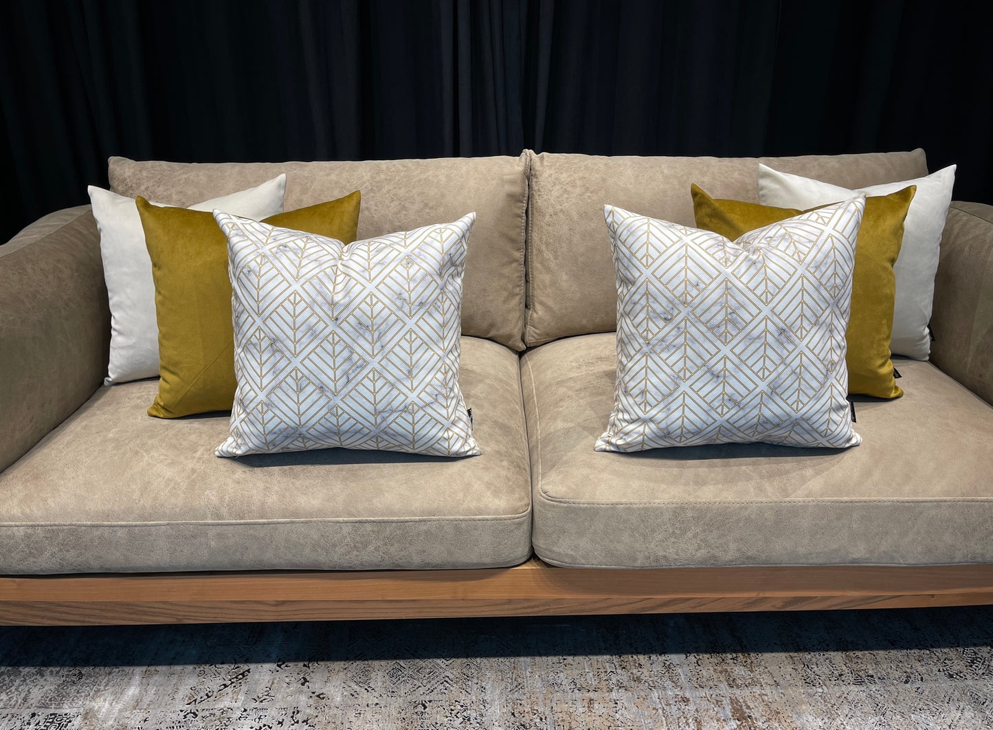 ‎ Cushion  16-129