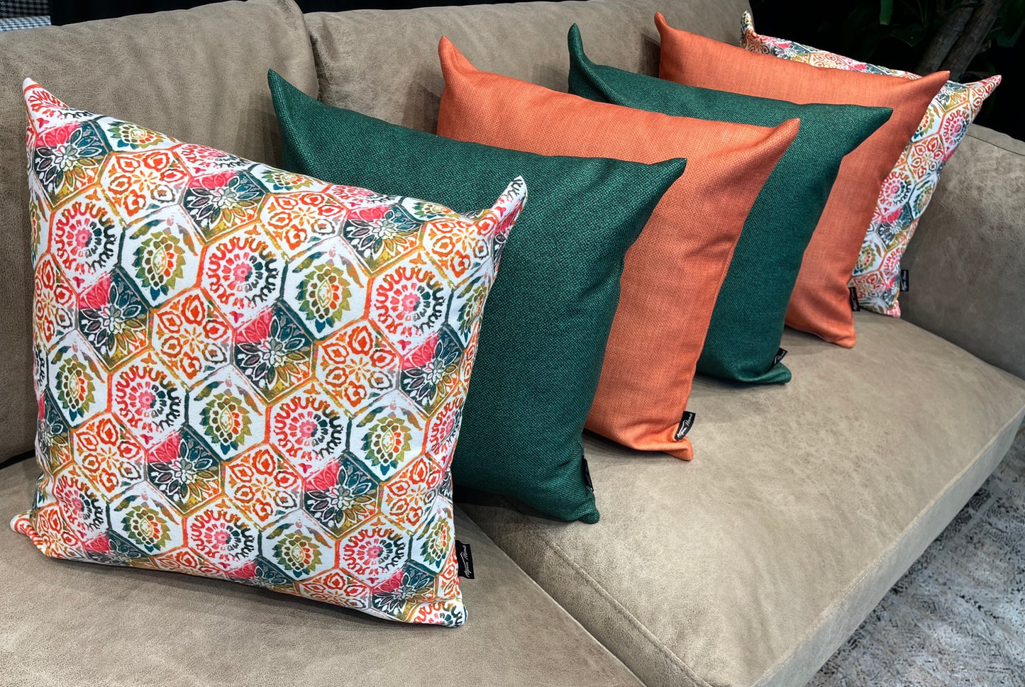 ‎ Cushion  16-044