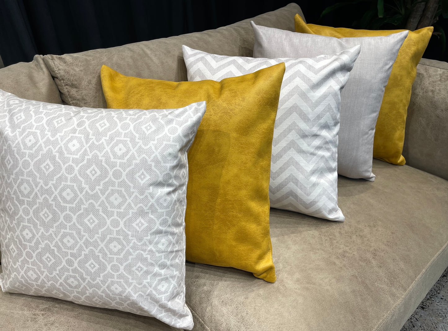 ‎ Cushion  15-008