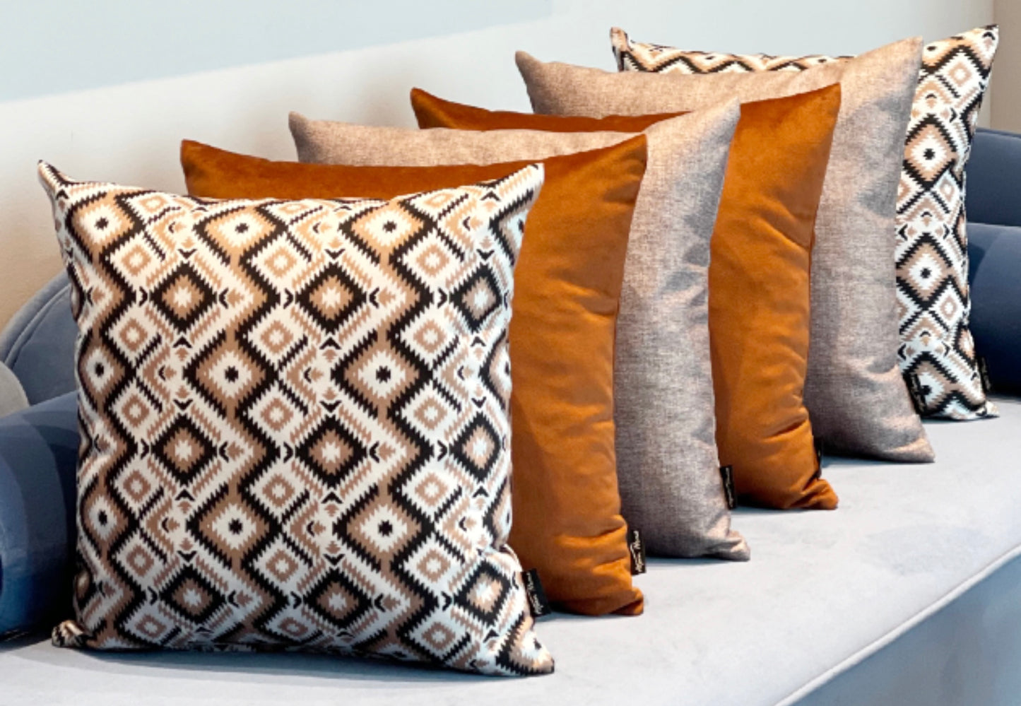 ‎ Cushion  16-043