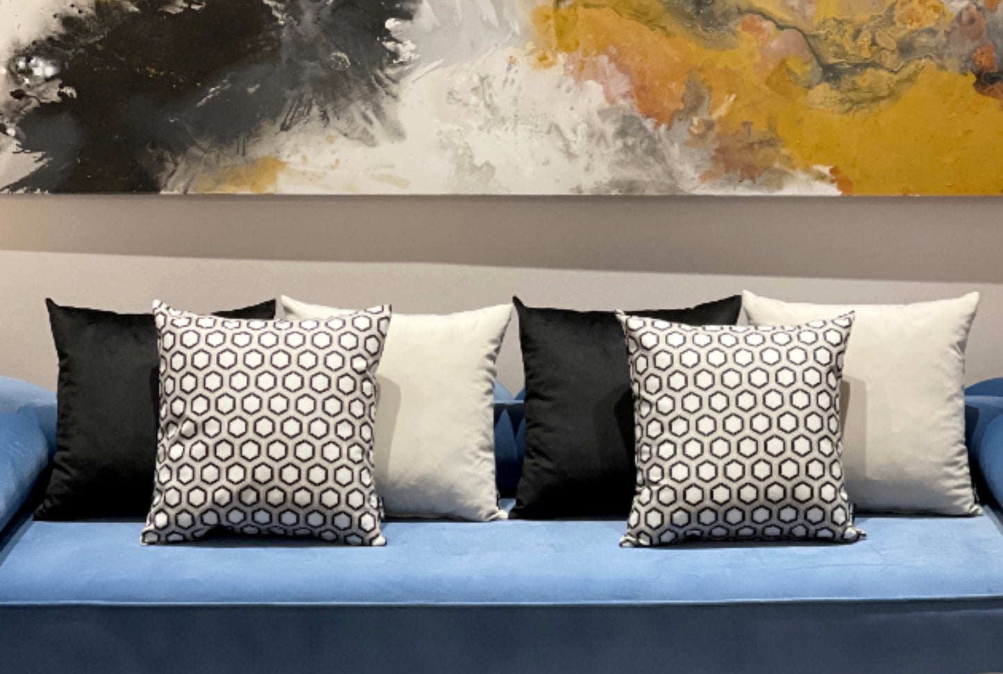 ‎ Cushion  16-051
