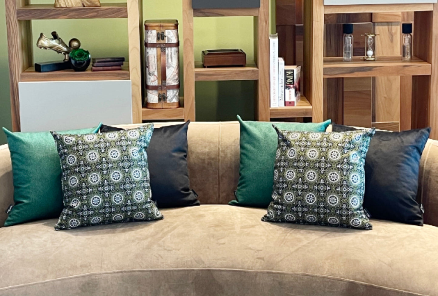 ‎ Cushion  16-077