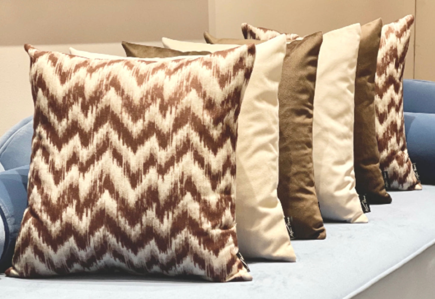 ‎ Cushion  16-081