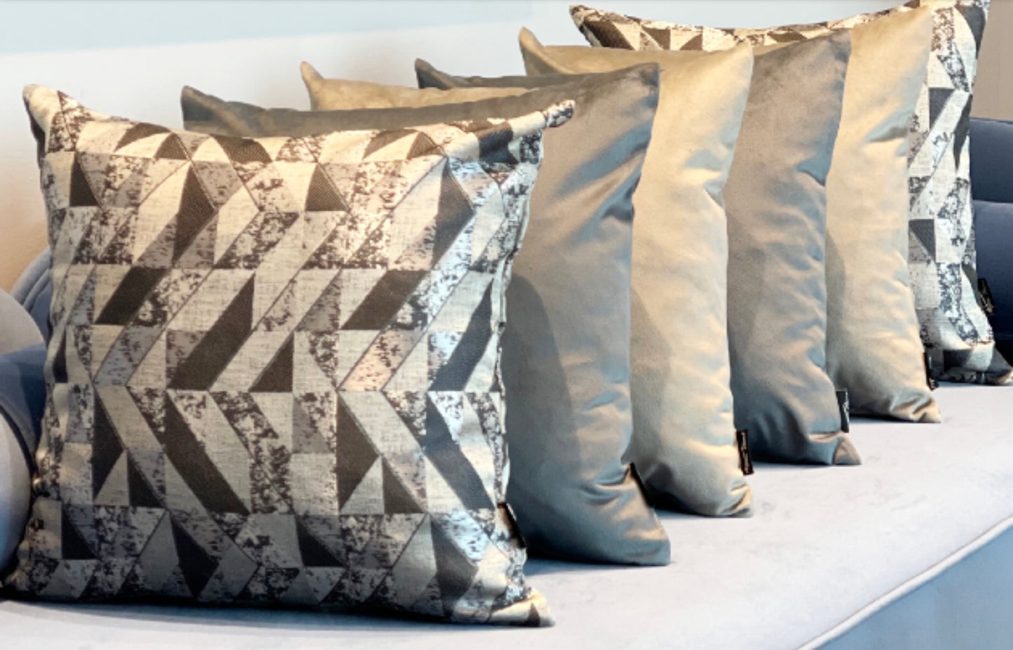 ‎ Cushion  16-135
