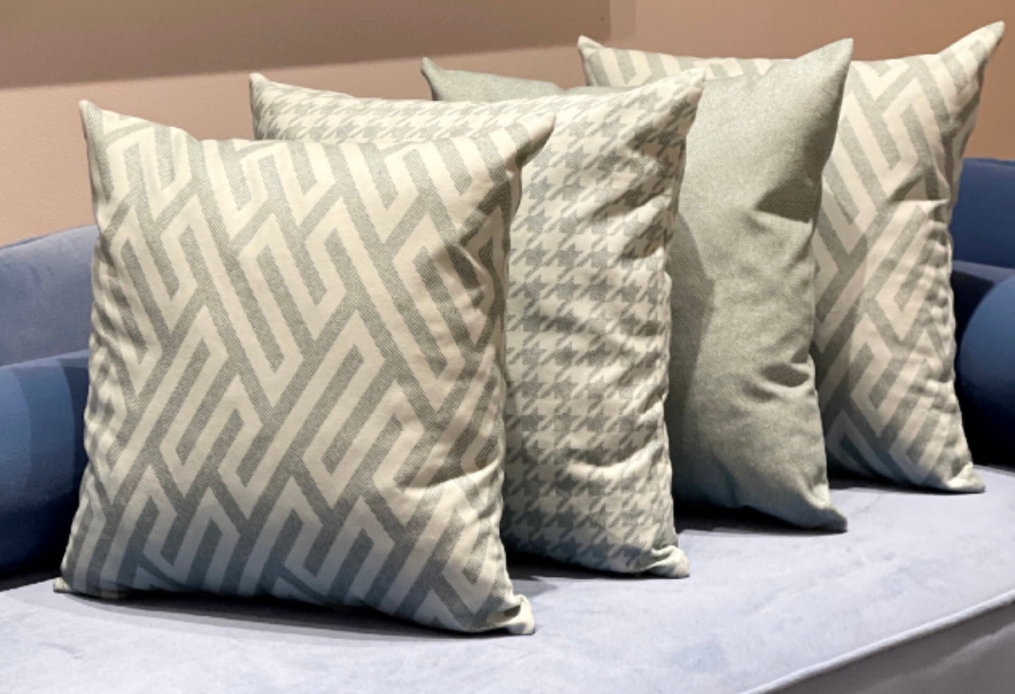 ‎ Cushion  14-002